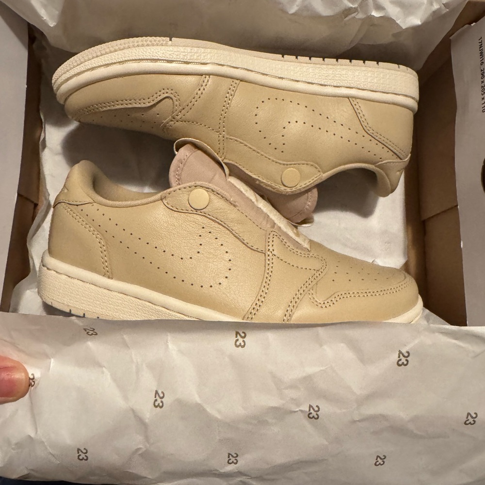 Womens air jordan 1 ret low slip